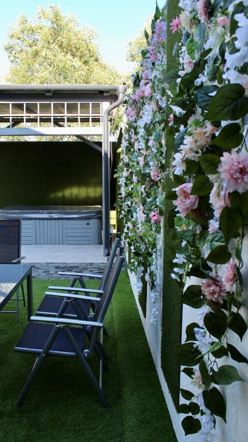 Applegarden Villa เดเบรตเซน ภายนอก รูปภาพ